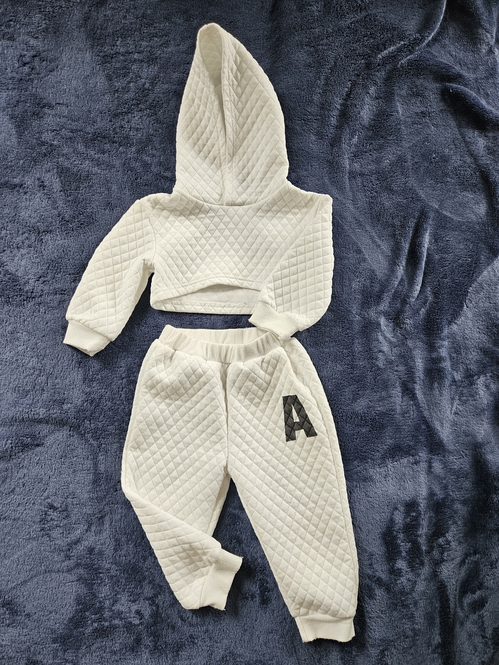 SHEIN White Quilted Hooded Sweatshirt & Joggers Set